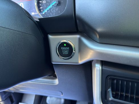 Used 2024 Ford Expedition XLT image 18