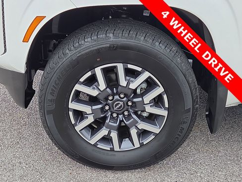 Used 2024 Nissan Frontier SL w/ Technology Package image 7