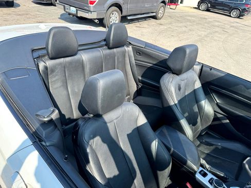 Used 2016 BMW M235i Convertible image 20