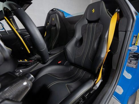 Used 2022 Ferrari 812 GTS RWD image 6