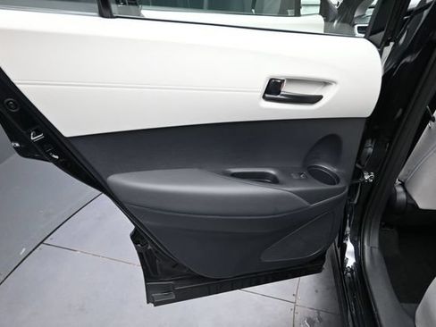 Used 2026 Toyota Corolla Cross L FWD image 19