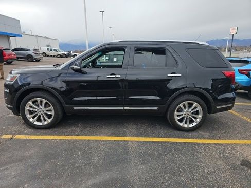 Used 2018 Ford Explorer Limited image 8