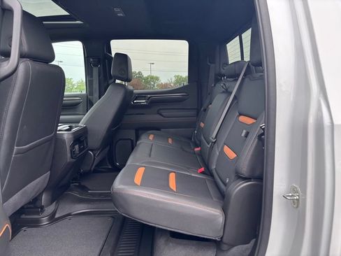 Used 2024 GMC Sierra 1500 AT4 w/ Technology Package AWD/4WD image 17