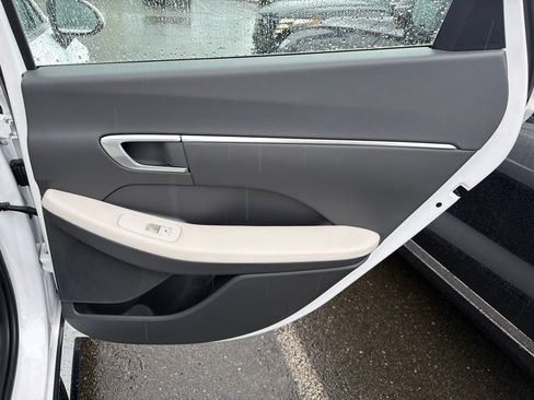 Certified 2023 Hyundai Sonata SEL w/ Cargo Package FWD image 12