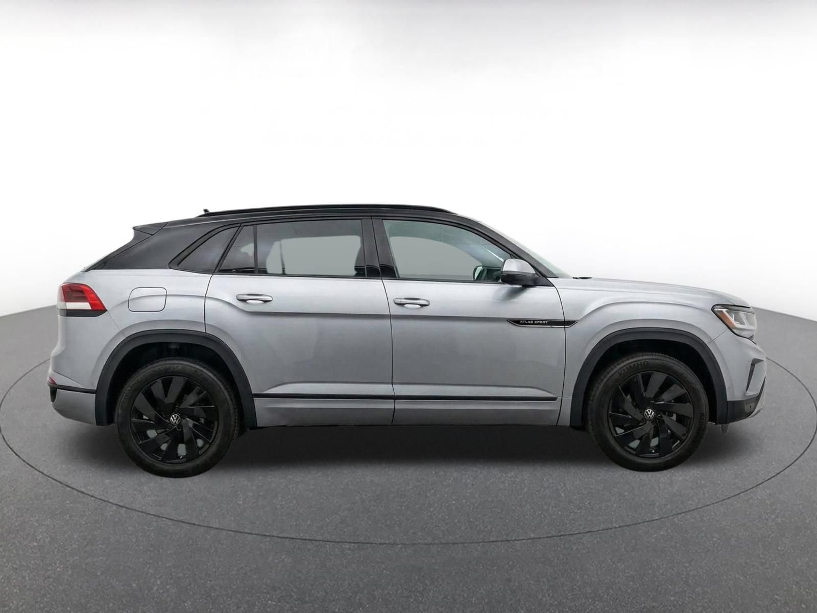 Used 2026 Volkswagen Atlas Cross Sport SE FWD image 9