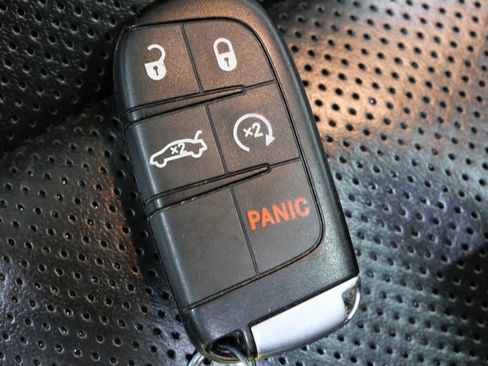 Used 2019 Dodge Charger SXT w/ Leather Interior Group image 26