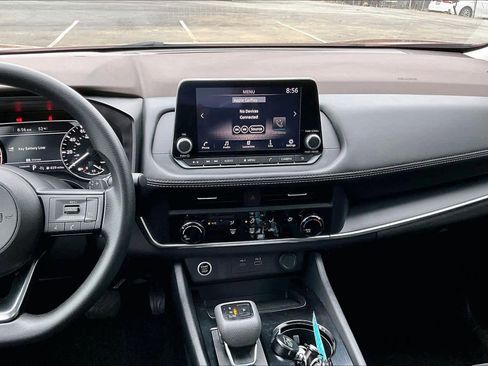 Used 2023 Nissan Rogue S image 7