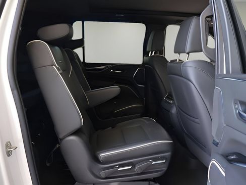 Used 2022 Cadillac Escalade ESV Sport w/ Touring Package AWD/4WD image 16