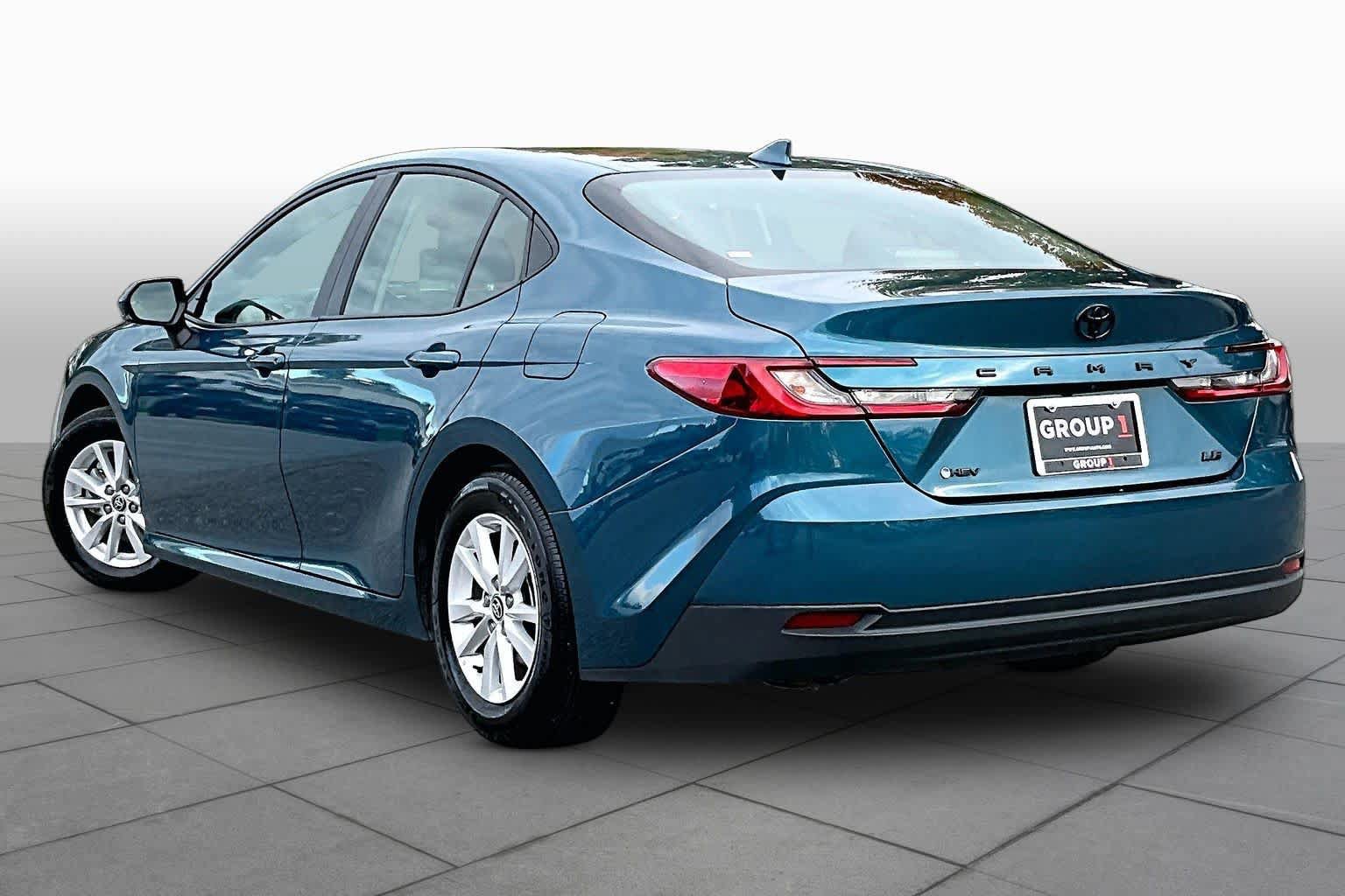 Used 2025 Toyota Camry LE FWD image 11