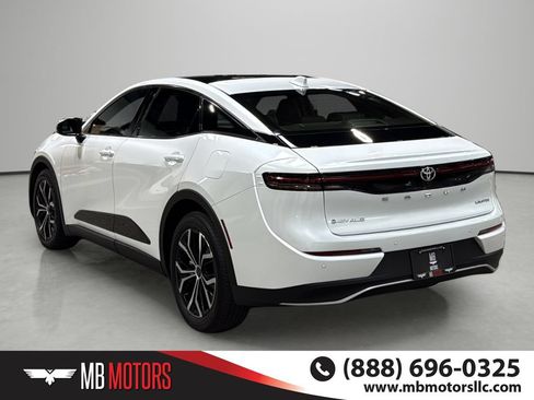 Used 2024 Toyota Crown AWD/4WD image 3