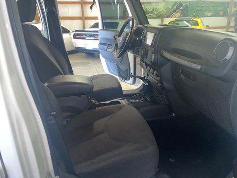 Used 2018 Jeep Wrangler Unlimited Sport S image 14