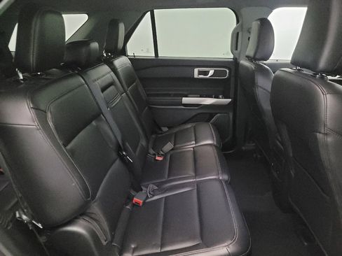 Used 2024 Ford Explorer XLT w/ Equipment Group 202A image 19