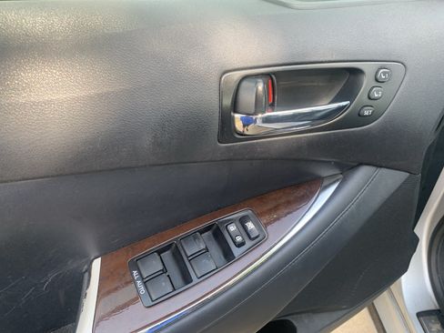 Used 2010 Lexus ES 350 w/ Preferred Accessory Package FWD image 13