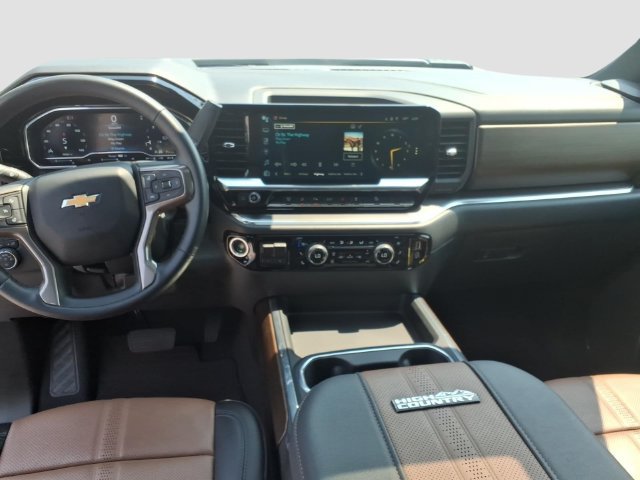 Used 2024 Chevrolet Silverado 2500 High Country AWD/4WD image 13