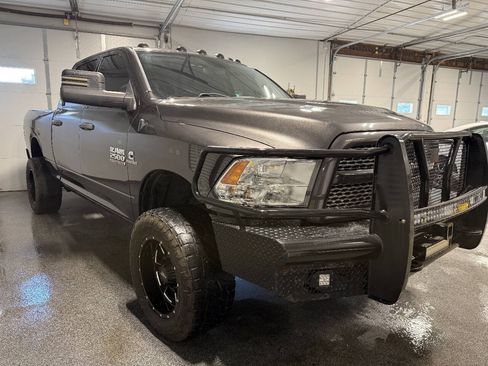 Used 2017 RAM 2500 Tradesman w/ Chrome Appearance Group AWD/4WD image 5