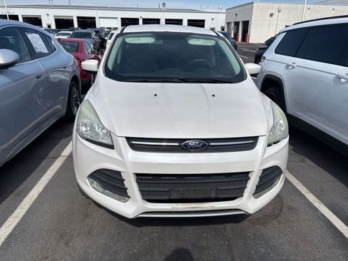 Used 2016 Ford Escape SE image 2