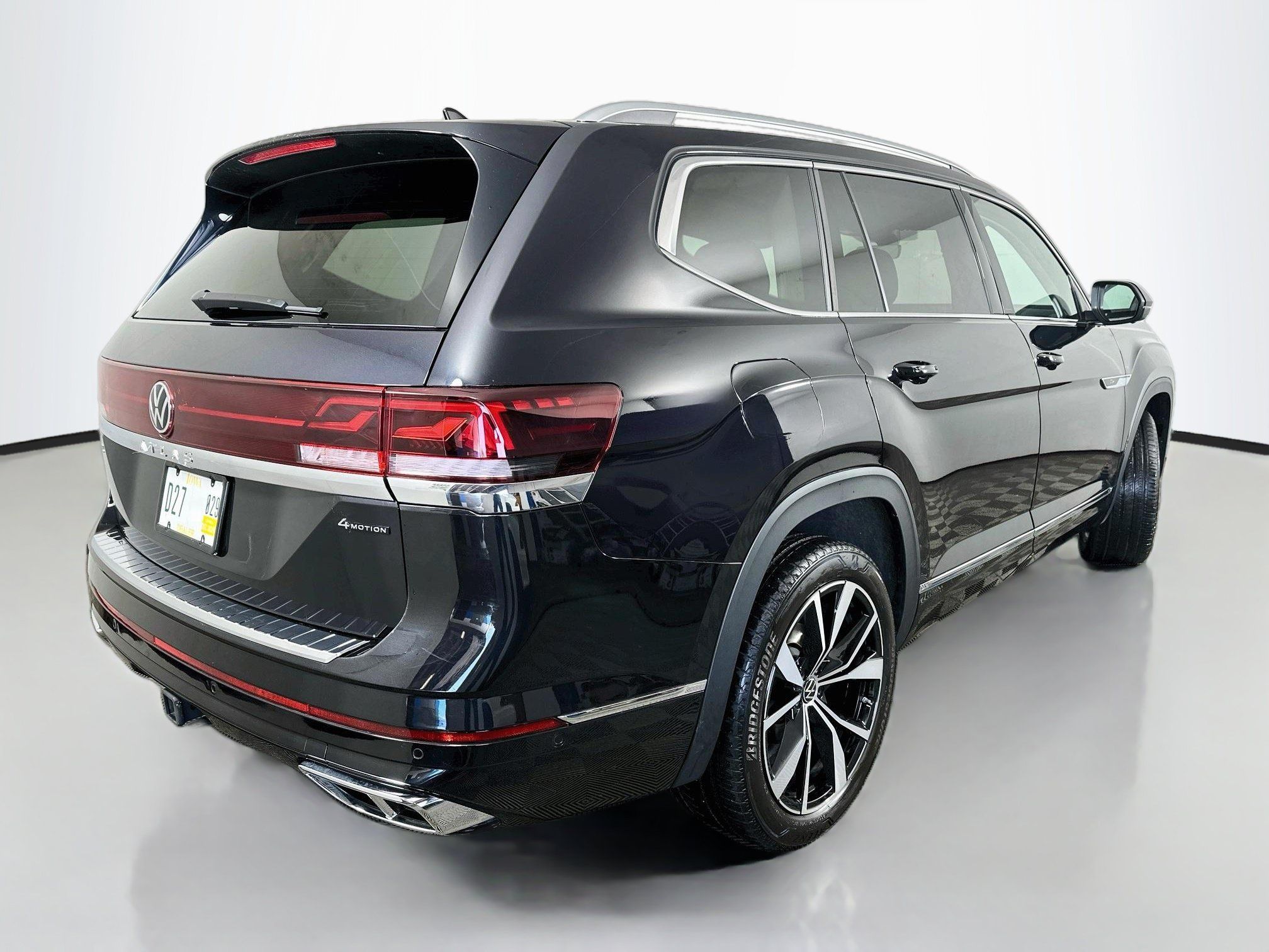 Used 2024 Volkswagen Atlas SEL Premium R-Line AWD/4WD image 7