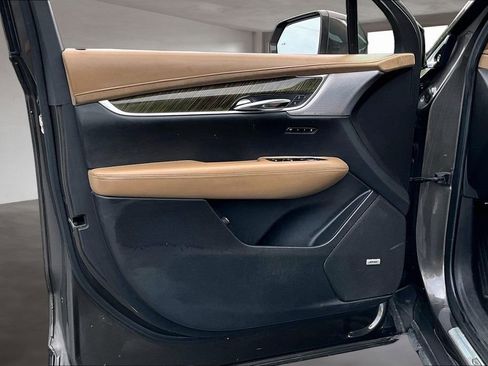 Used 2020 Cadillac XT6 Premium Luxury w/ Platinum Package AWD/4WD image 23