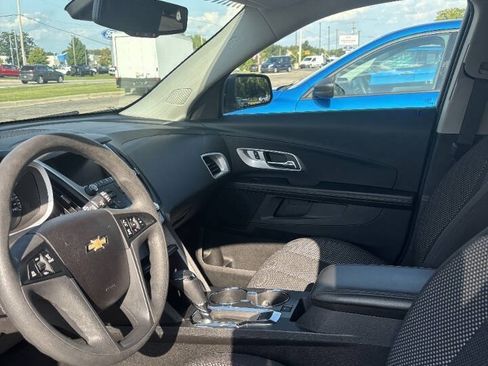 Used 2017 Chevrolet Equinox LS AWD/4WD image 4