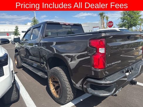 Used 2020 Chevrolet Silverado 1500 High Country w/ Technology Package AWD/4WD image 6