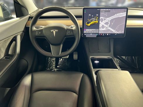 Used 2022 Tesla Model Y Performance image 24