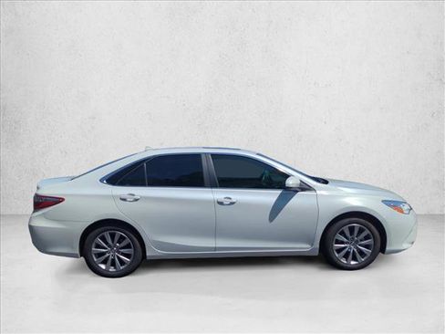 Used 2016 Toyota Camry XLE w/ Advanced Technology Package FWD image 4