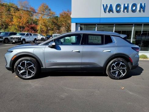 New 2026 Chevrolet Equinox EV LT image 4