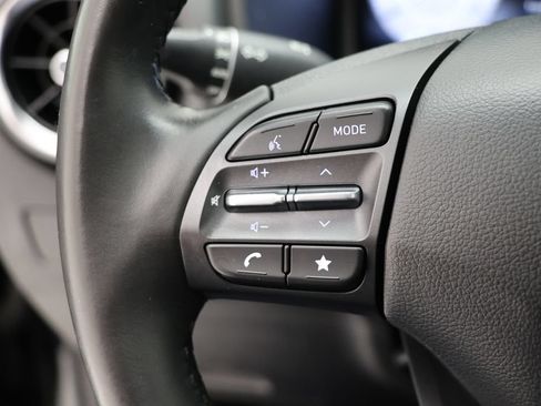 Used 2023 Hyundai Kona Limited AWD/4WD image 19