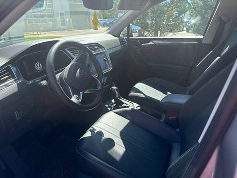 Used 2023 Volkswagen Tiguan SE w/ Panoramic Sunroof Package AWD/4WD image 11