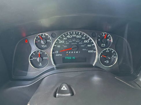 Used 2019 Chevrolet Express 2500 w/ Driver Convenience Package image 15