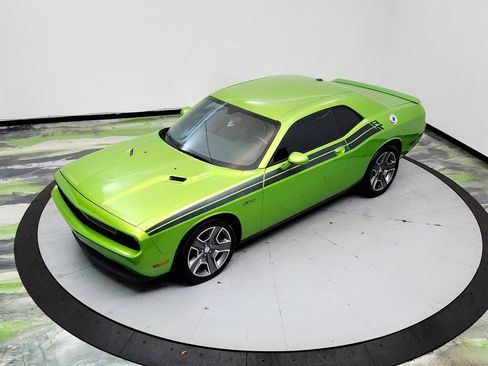 Used 2011 Dodge Challenger R/T RWD image 28