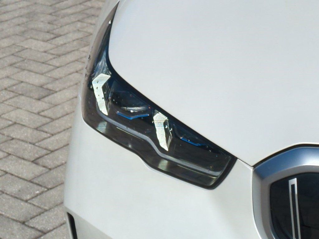 New 2026 BMW i5 eDrive40 w/ Premium Package AWD/4WD image 10