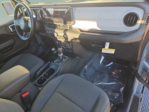 New 2025 Jeep Gladiator Sport AWD/4WD image 32