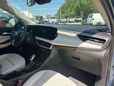 Certified 2024 Buick Encore GX Avenir FWD image 28