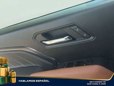 Certified 2025 GMC Canyon AT4 image 13