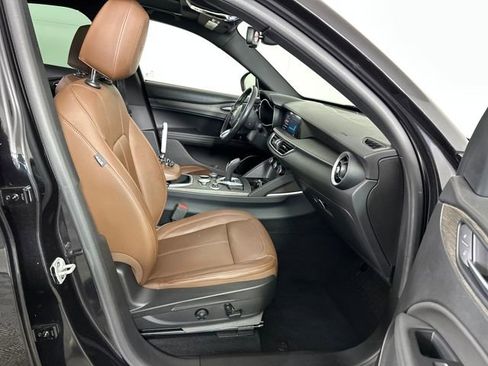 Used 2022 Alfa Romeo Stelvio Ti image 28