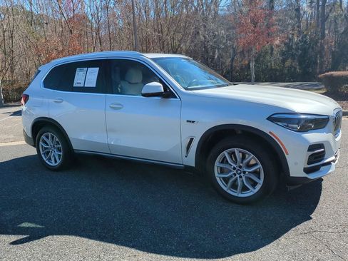 Used 2022 BMW X5 xDrive45e image 3
