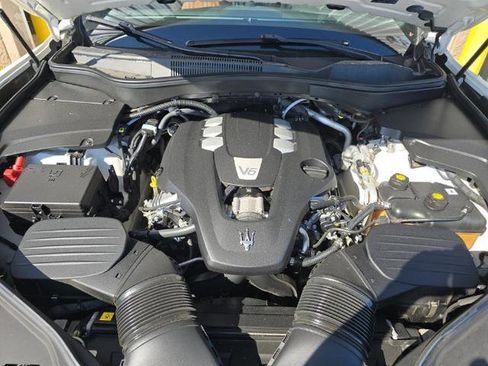 Used 2019 Maserati Levante image 16