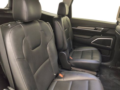 Used 2022 Kia Telluride S FWD image 19