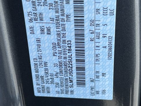 New 2025 Lincoln Corsair Grand Touring w/ Jet Appearance Package image 34