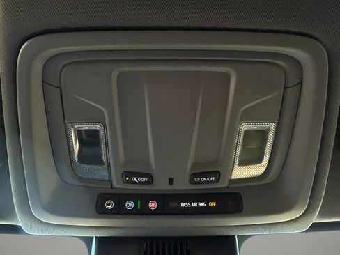 Used 2025 Chevrolet Silverado 1500 Custom image 34