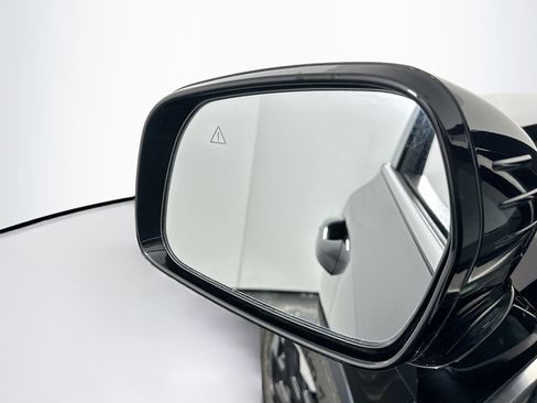 Used 2024 Kia Sorento S image 16