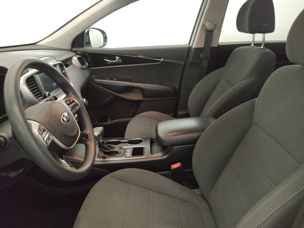 Used 2019 Kia Sorento AWD V6 image 17