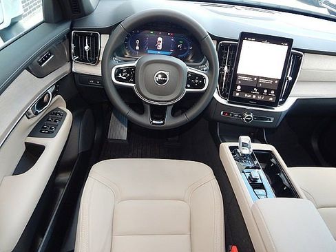 Used 2025 Volvo XC90 T8 Plus w/ Protection Package Premier image 5