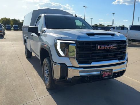 Used 2024 GMC Sierra 2500 Pro w/ Convenience Package AWD/4WD image 2