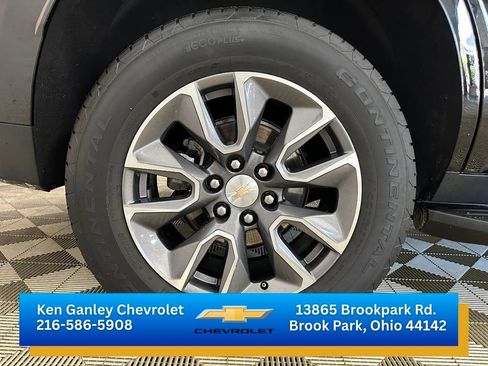 Used 2023 Chevrolet Tahoe LT w/ Luxury Package AWD/4WD image 28