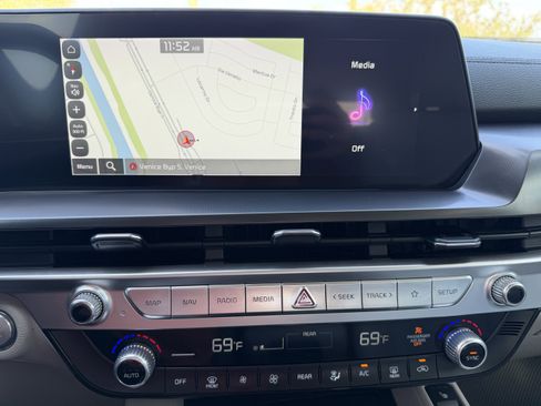 Certified 2023 Kia Telluride S image 22