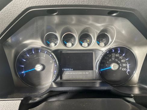 Used 2014 Ford F250 Lariat w/ Lariat Interior Package image 18