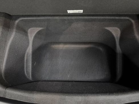 Used 2024 Tesla Model Y 2WD image 35