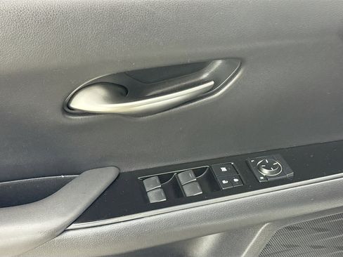 Used 2019 Lexus UX 250h image 20